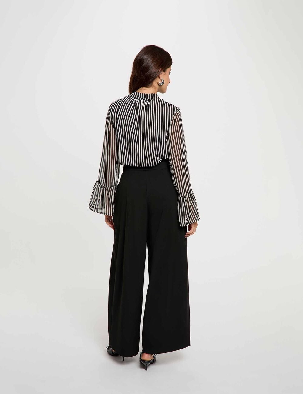 T-shirt col lavalli&egrave;re noir femme