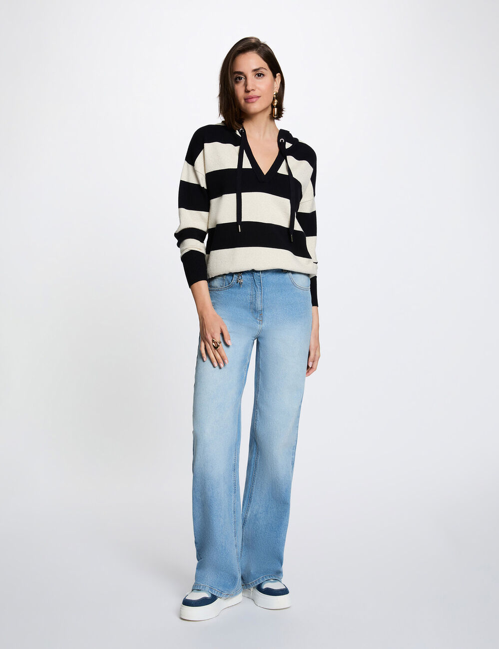 Pull ray&eacute; &agrave; capuche bleu marine femme