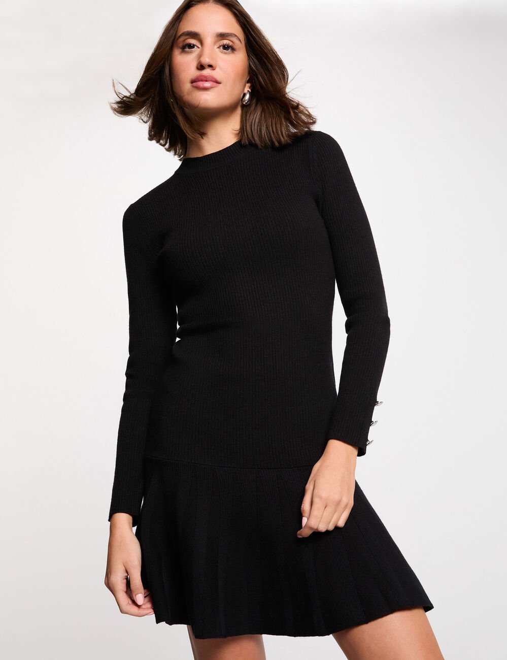 Korte jurk met ronde hals zwart vrouw