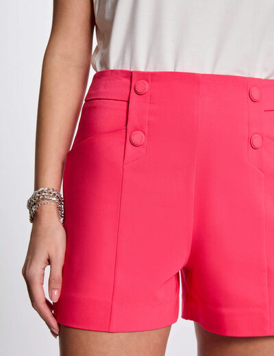 Rechte short met plooien fuchsia roze vrouw