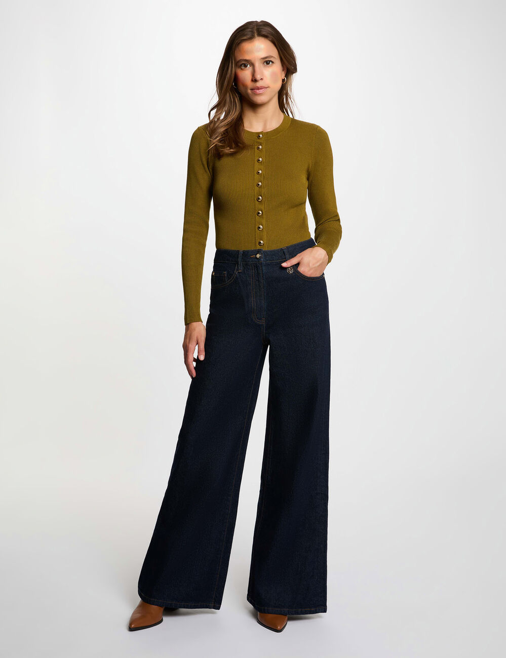 Pull cintr&eacute; col rond vert olive femme
