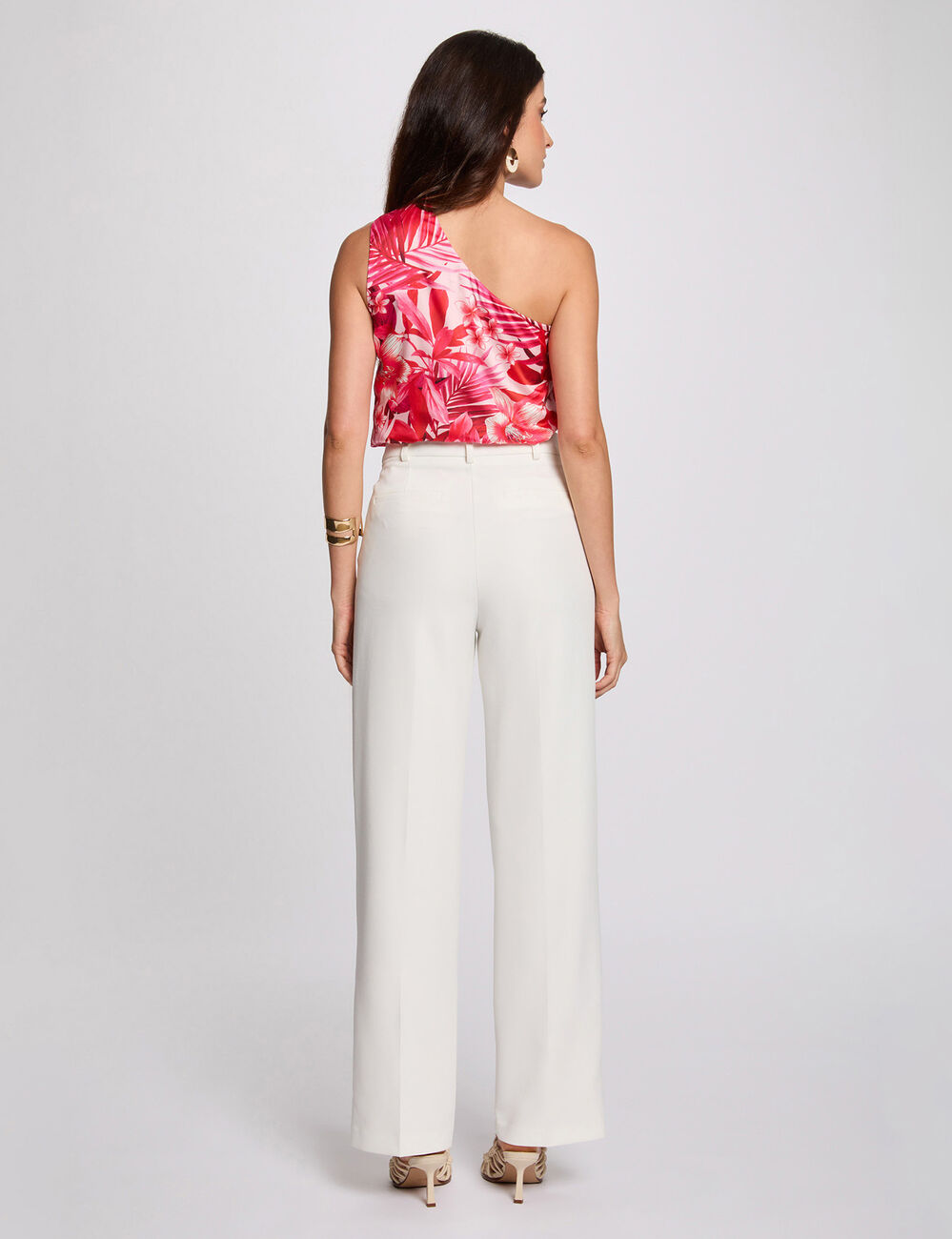 Rechte broek met plooitjes helder wit vrouw