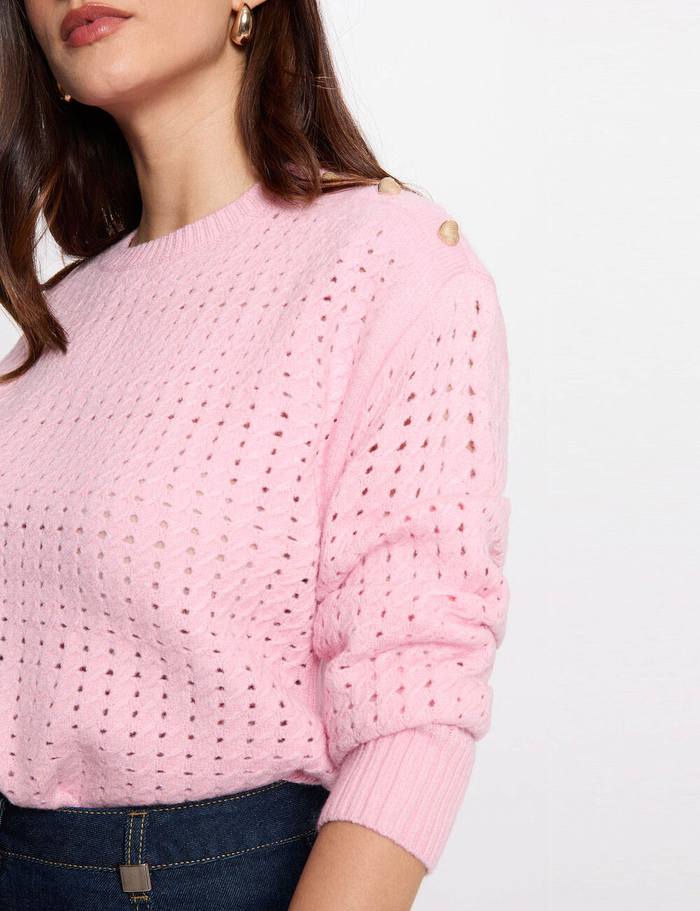 Pull &eacute;paules boutonn&eacute;es rose clair femme