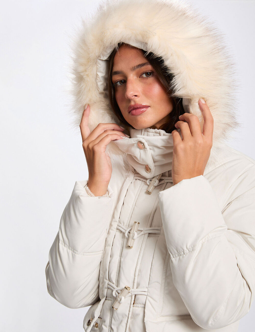 Lange gewatteerde jas met capuchon ivoor vrouw