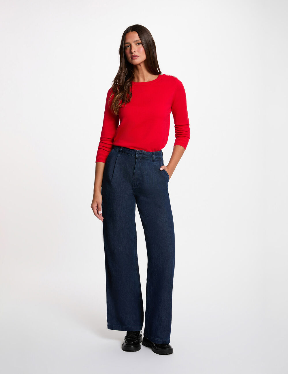 Pull col rond boutons rouge femme