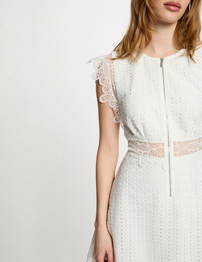 Robe courte &eacute;vas&eacute;e dentelle blanc femme