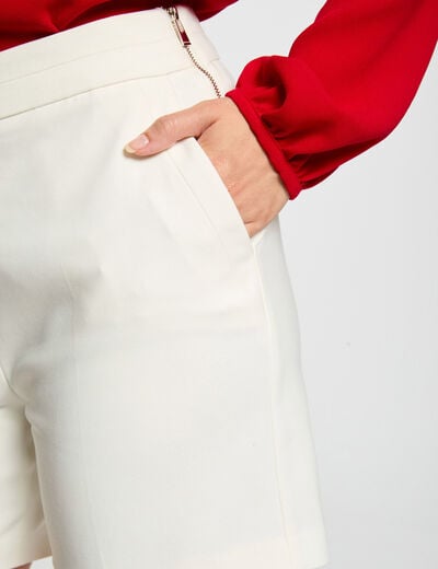 Short droit taille haute à pinces ecru femme