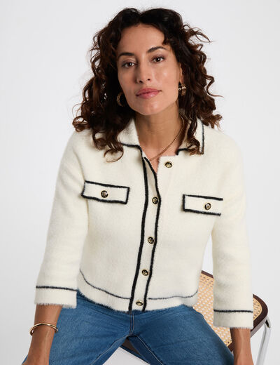 Kort, soepel vest helder wit vrouw