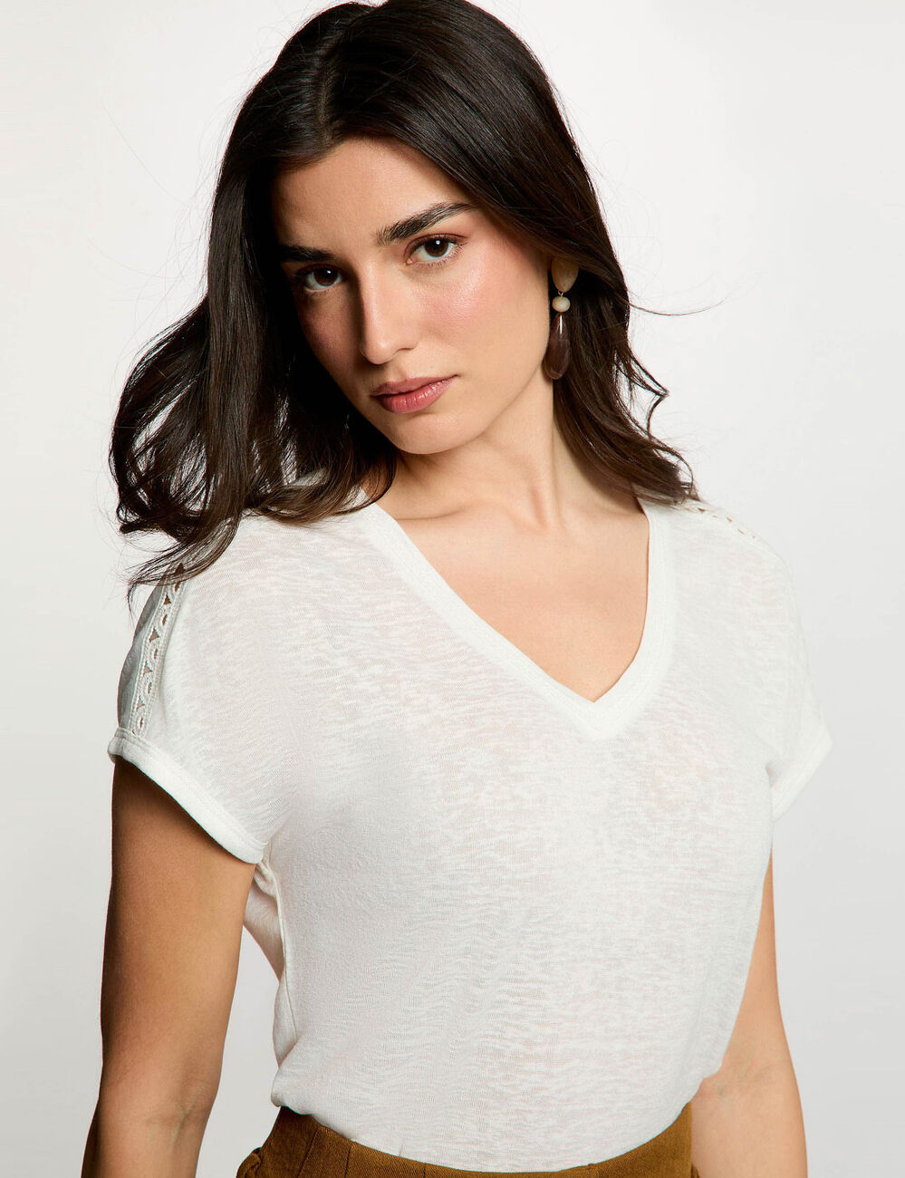 T-shirt met V-hals en korte mouwen helder wit vrouw