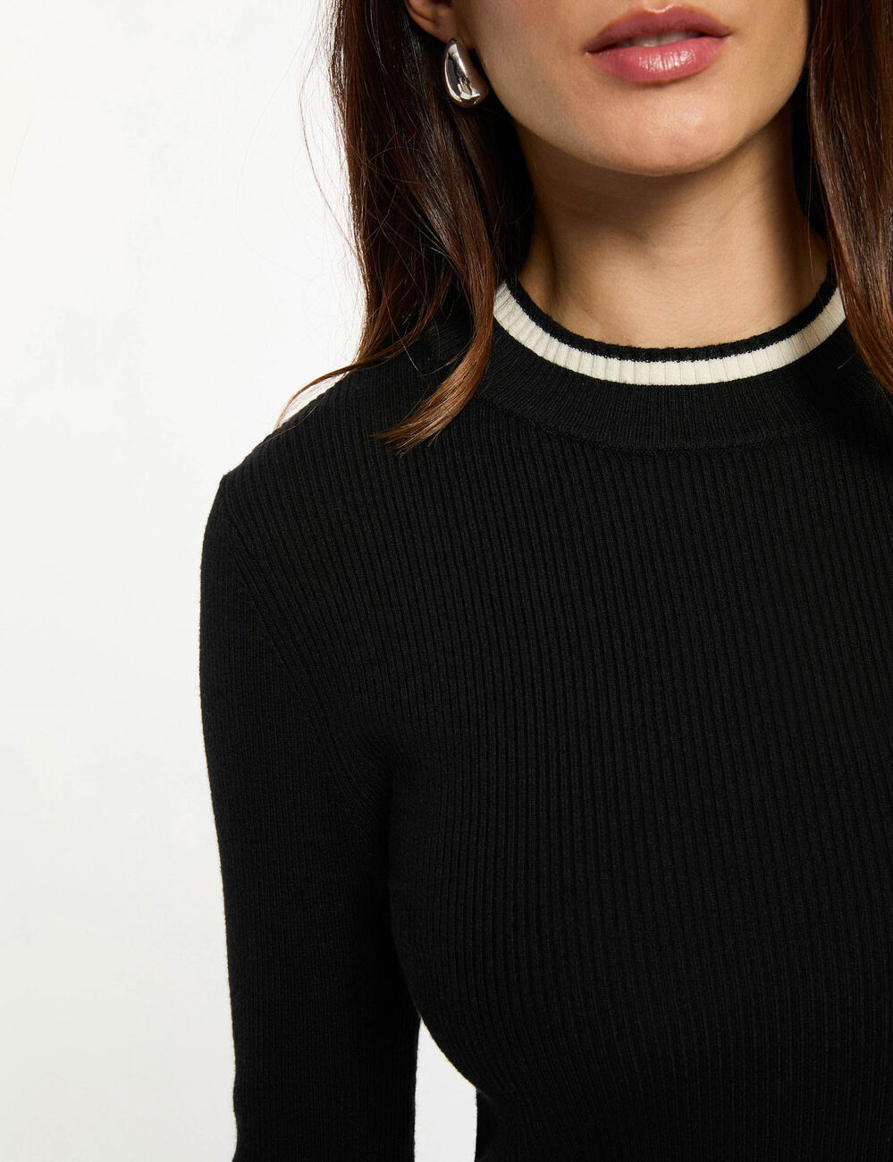 Pull court col montant noir femme