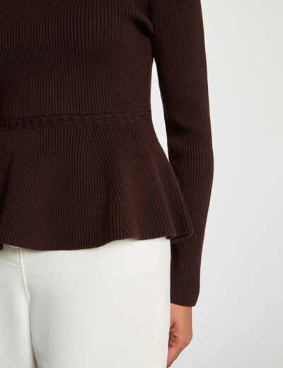Trui met opstaande kraag donker bruin vrouw