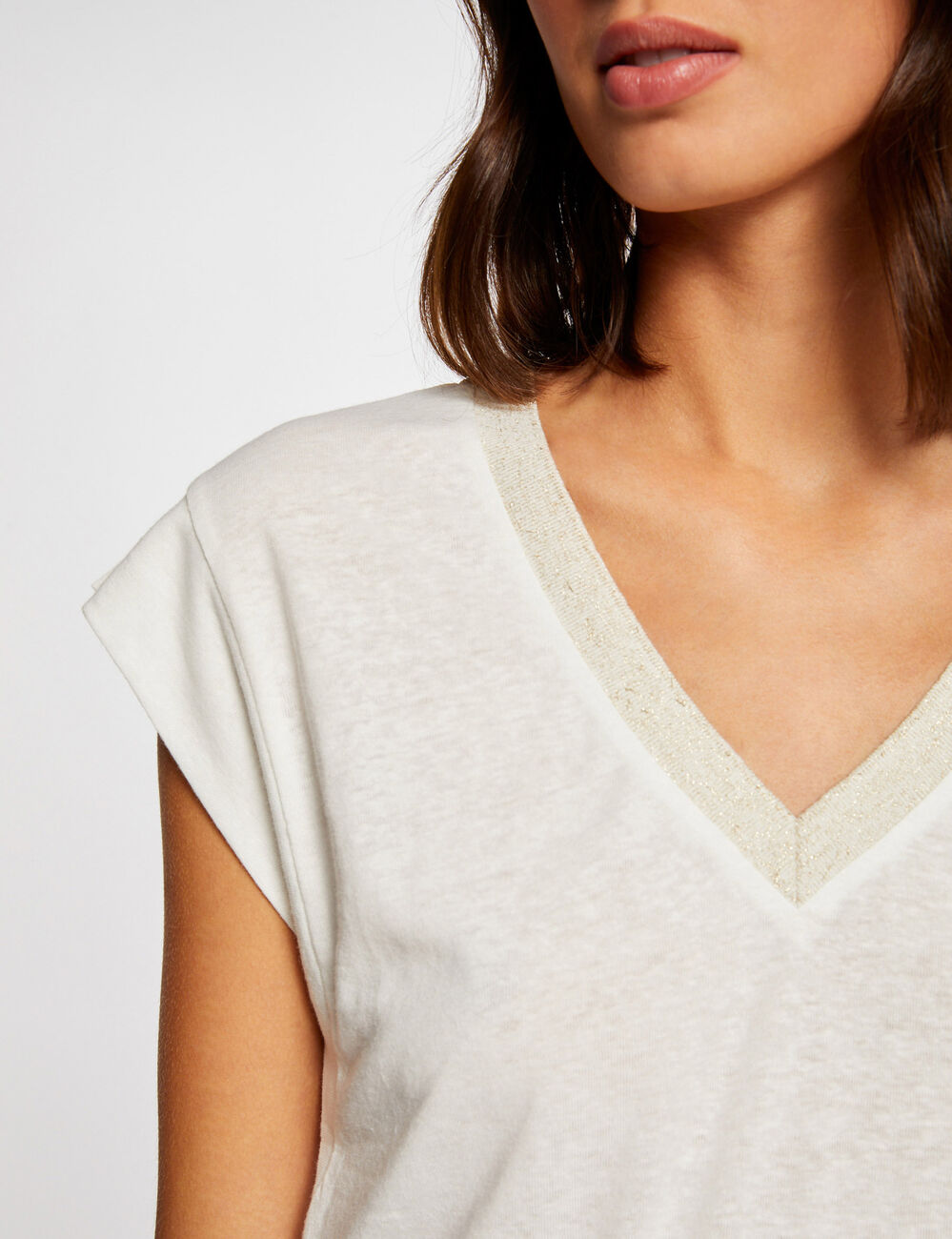 T-shirt met V-hals en korte mouwen ivoor vrouw