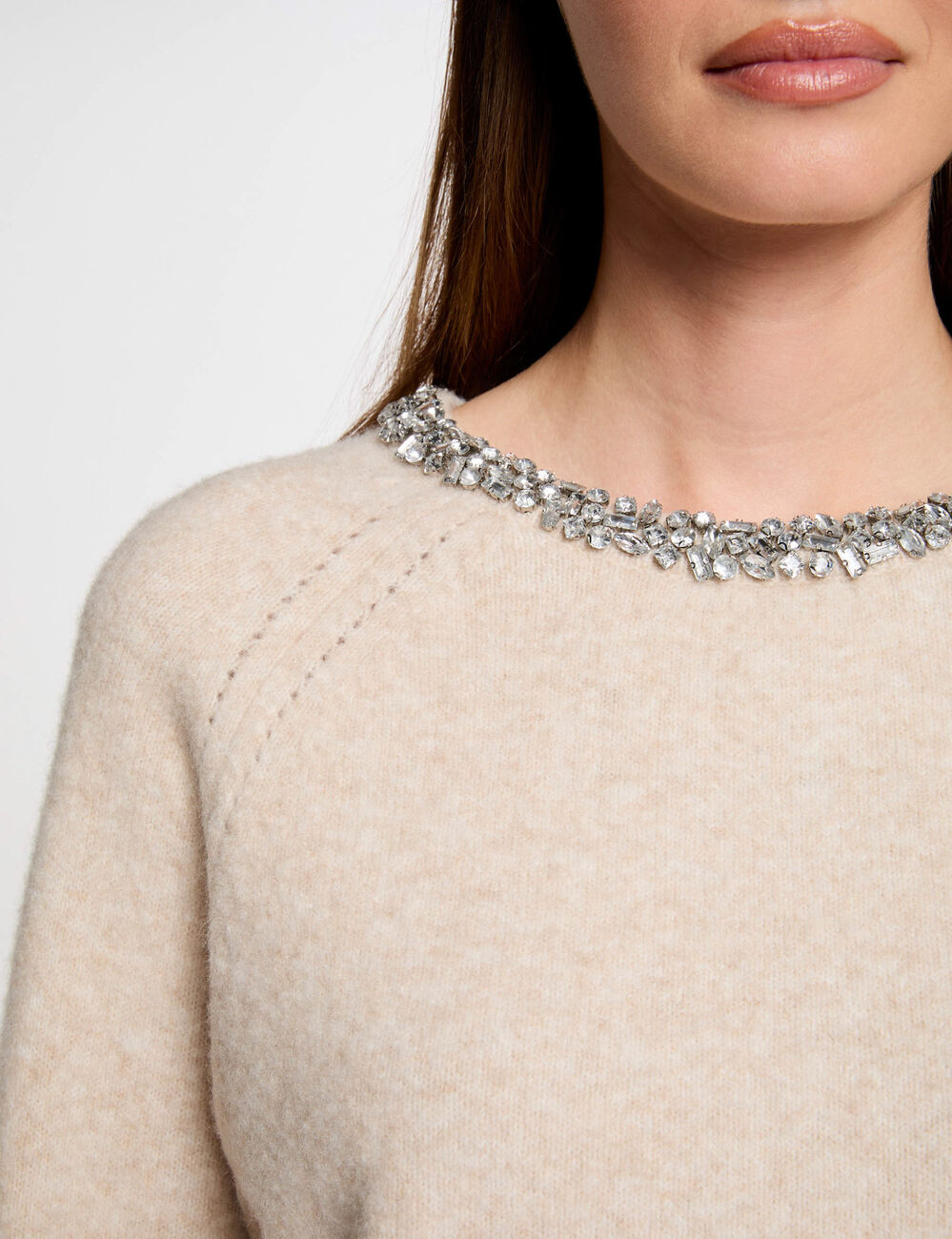 Pull col bateau détails bijoux beige femme