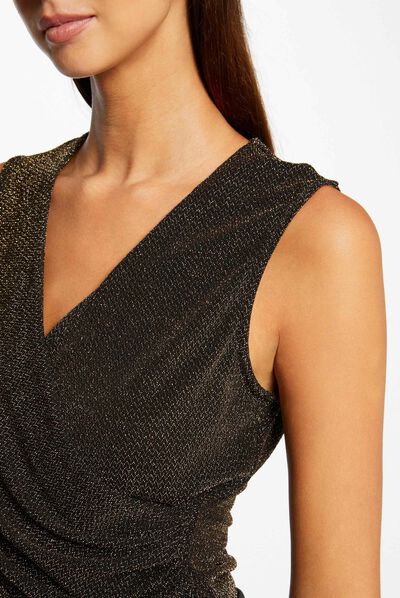 Mouwloos T-shirt van metallic garen verguld vrouw