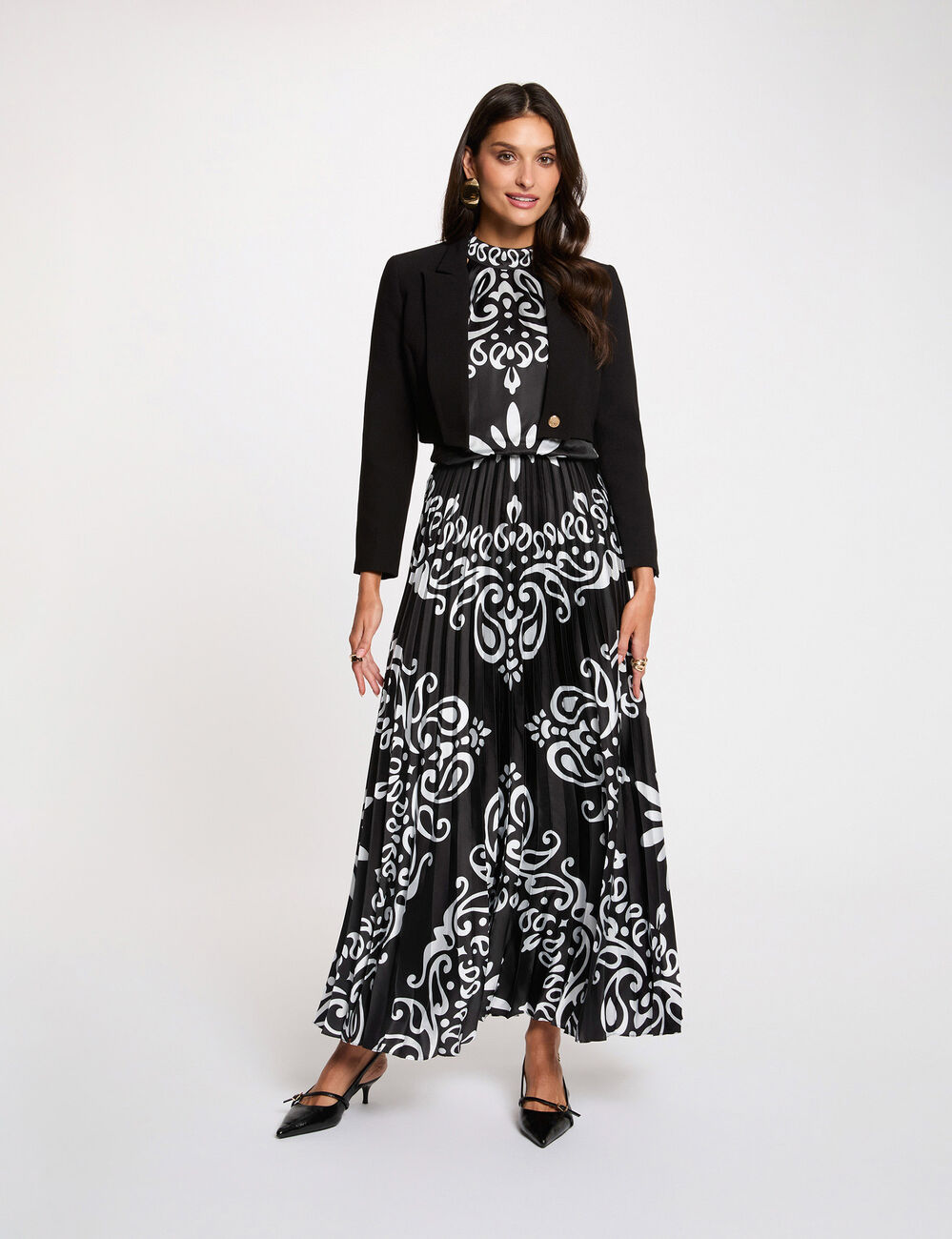 Veste courte droite col crant&eacute; &agrave; revers noir femme