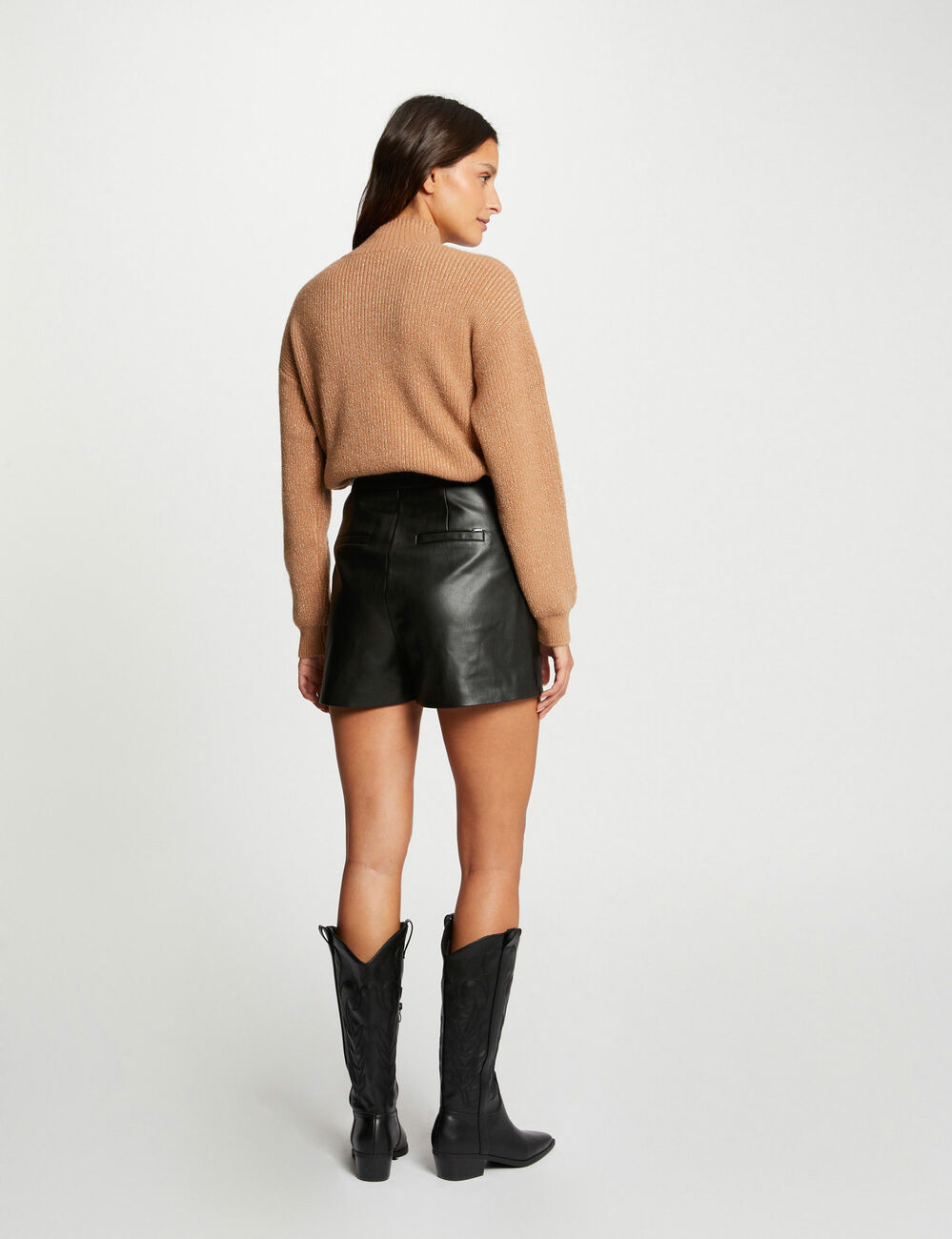 Trui met lange mouwen en knopen camel vrouw