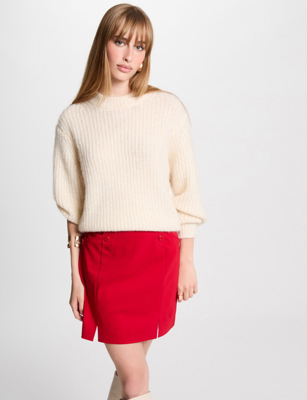Korte rok met knopen rood vrouw