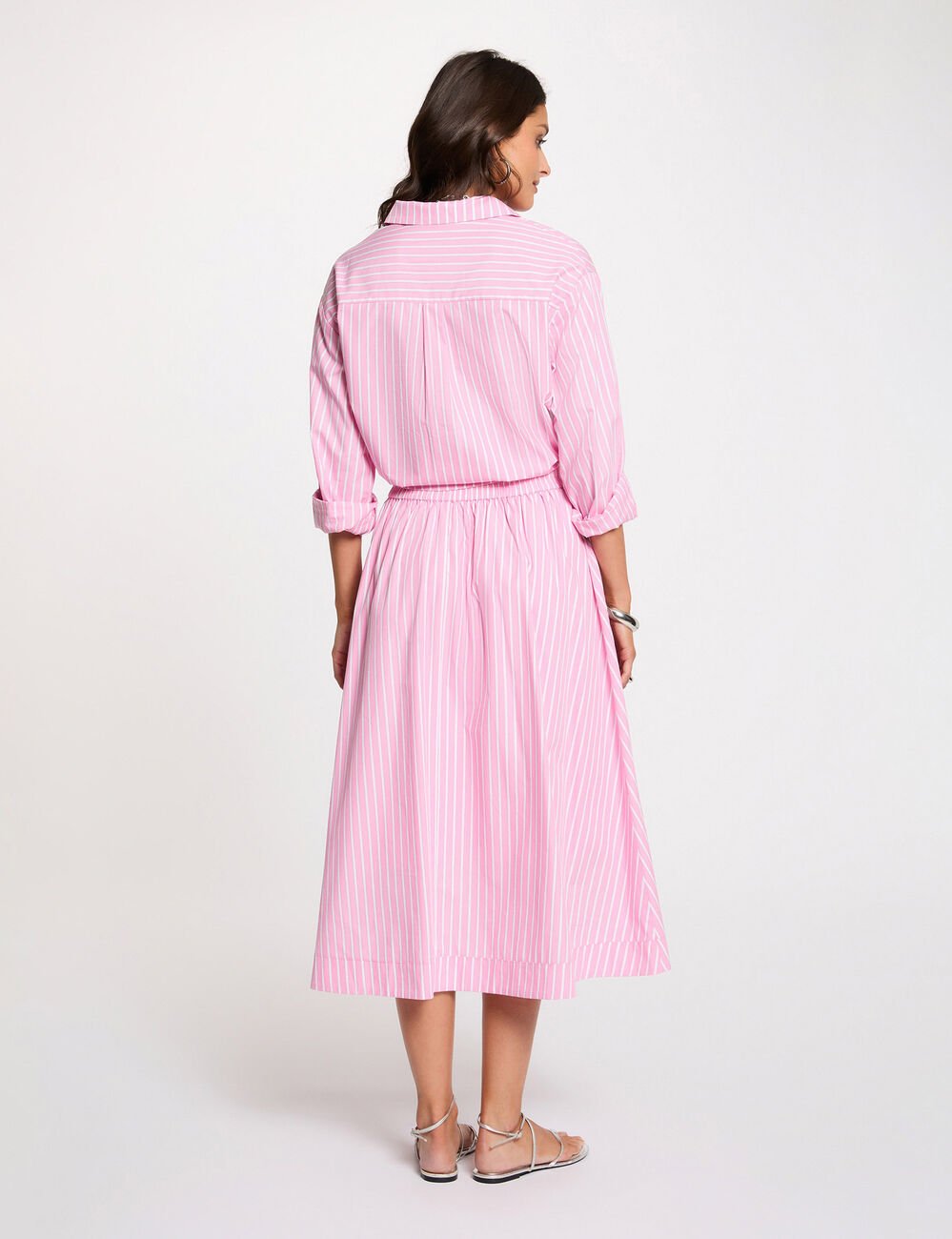 Oversized gestreept overhemd roze vrouw