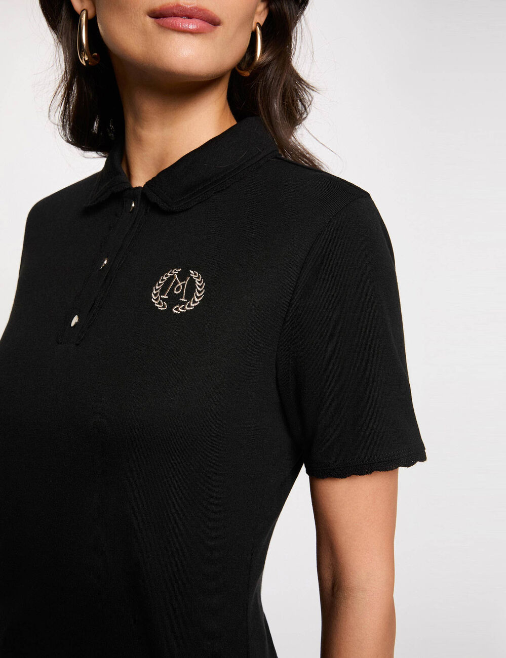 Maille l&eacute;g&egrave;re col &agrave; revers noir femme