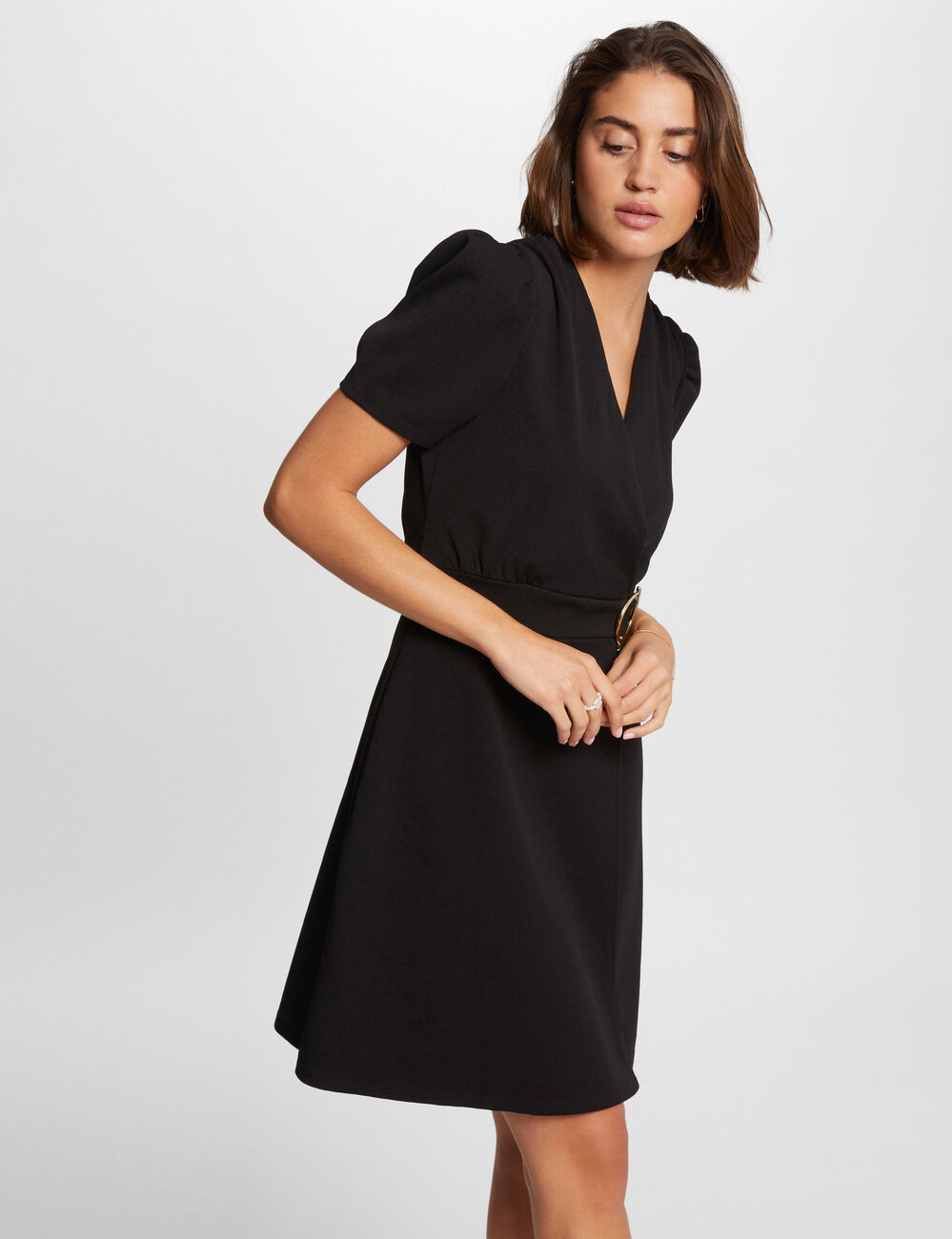Robe courte cintr&eacute;e drap&eacute;e noir femme