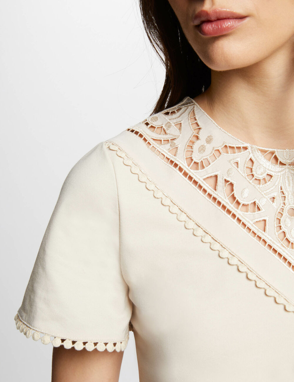 Geborduurd T-shirt licht beige vrouw