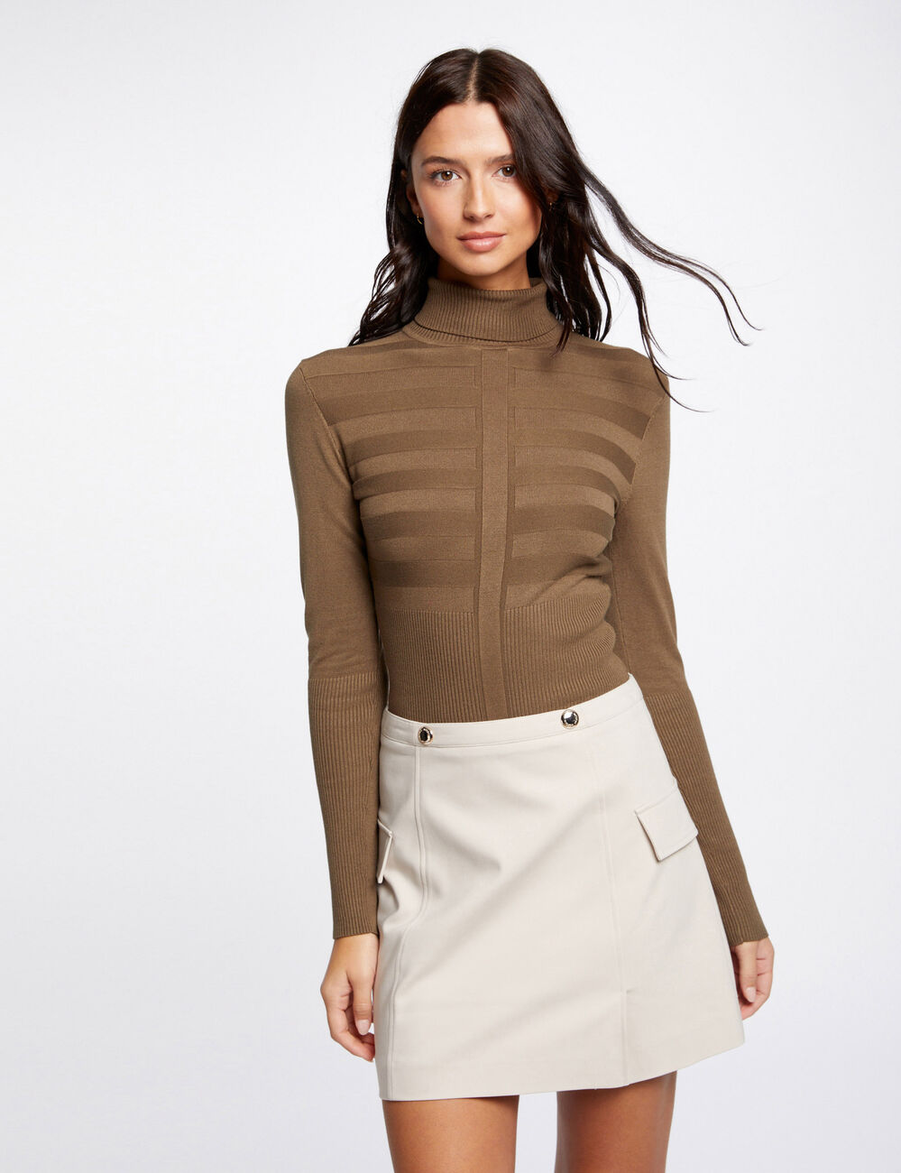 Pull col roul&eacute; ajust&eacute; vert fonc&eacute; femme