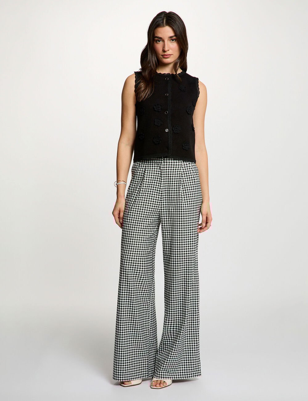 Getailleerd vest met ronde hals zwart vrouw