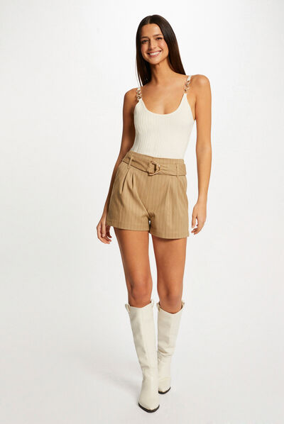 Short ample ceinturé à rayures beige femme