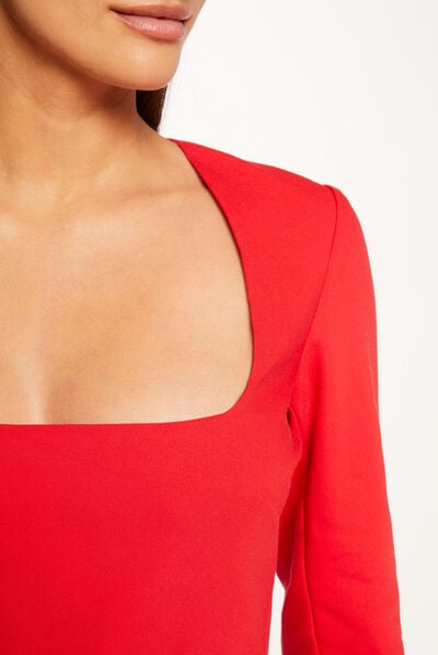 Robe ajustée encolure carrée dos ouvert rouge femme