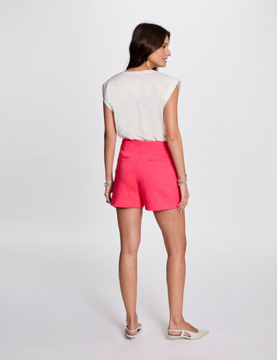 Rechte short met plooien fuchsia roze vrouw