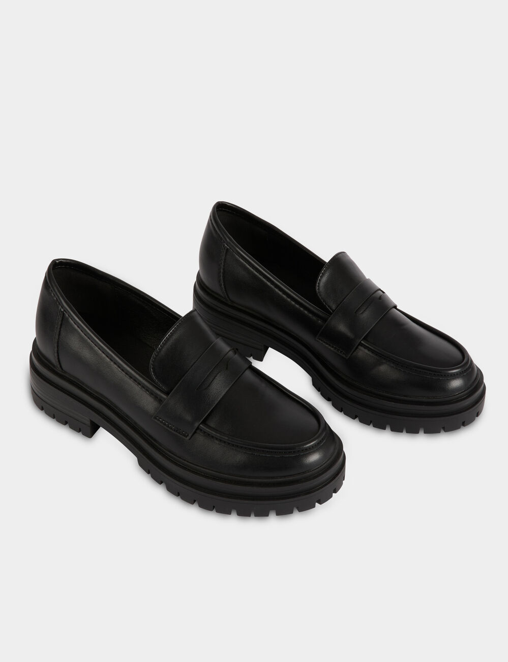 Mocassins semelle crant&eacute;e noir femme