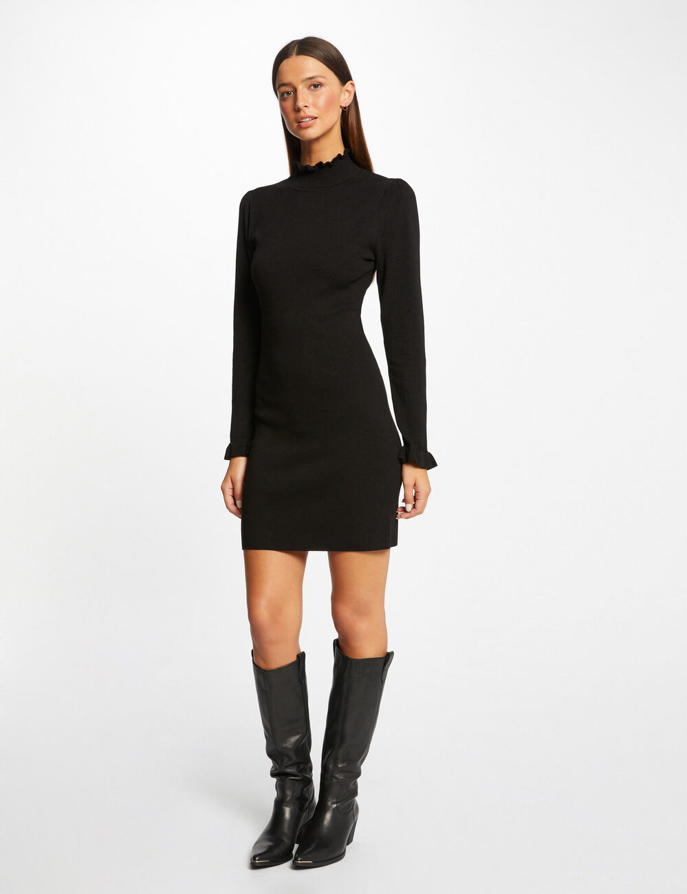 Getailleerde sweaterjurk met hoge kraag zwart vrouw
