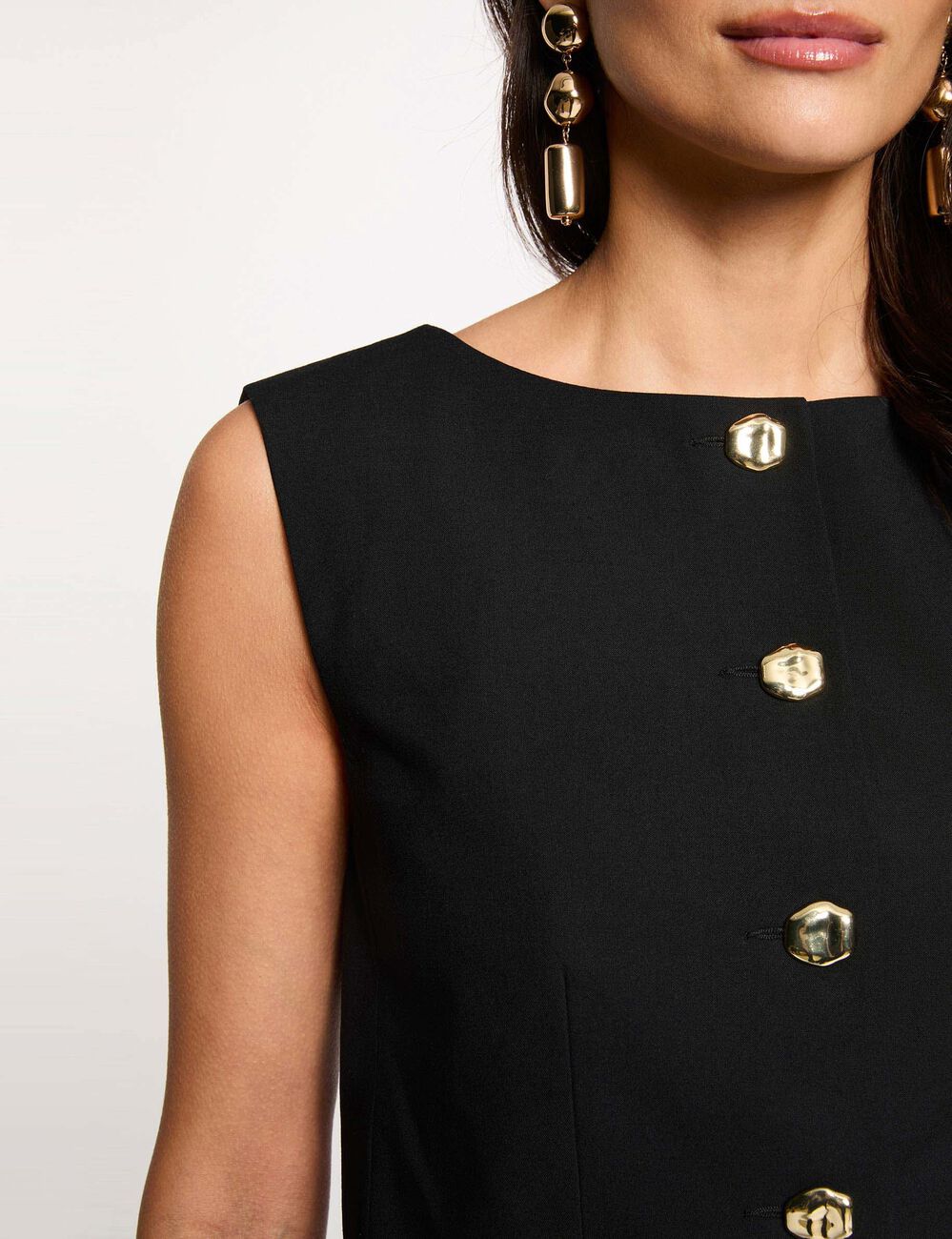 Getailleerd mouwloos vest zwart vrouw