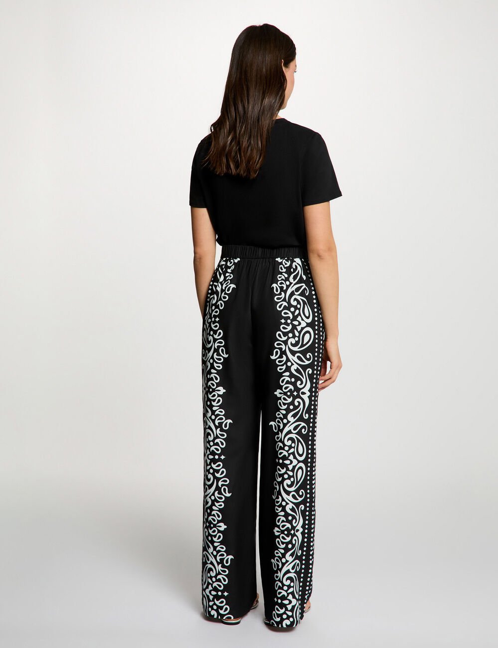 Pantalon fluide imprim&eacute; noir femme