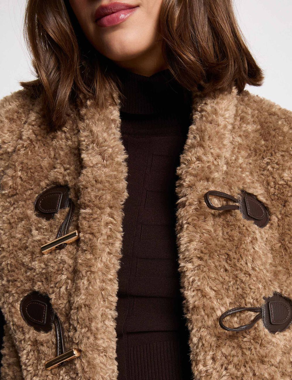 Mouwloos vest met sjaalkraag bruin vrouw