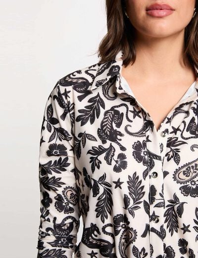 T-shirt met omgeslagen kraag helder wit vrouw