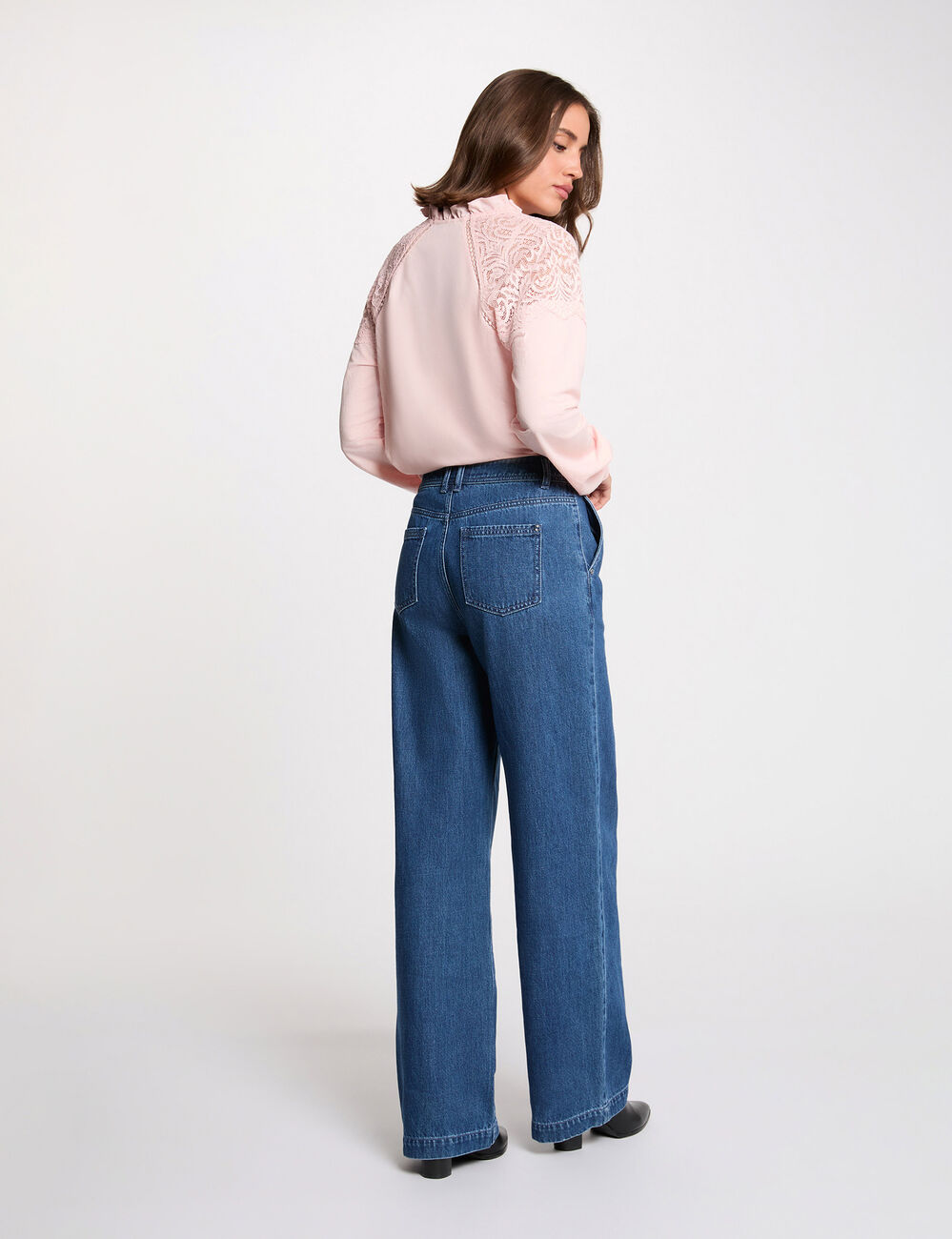 T-shirt dentelle col v rose clair femme