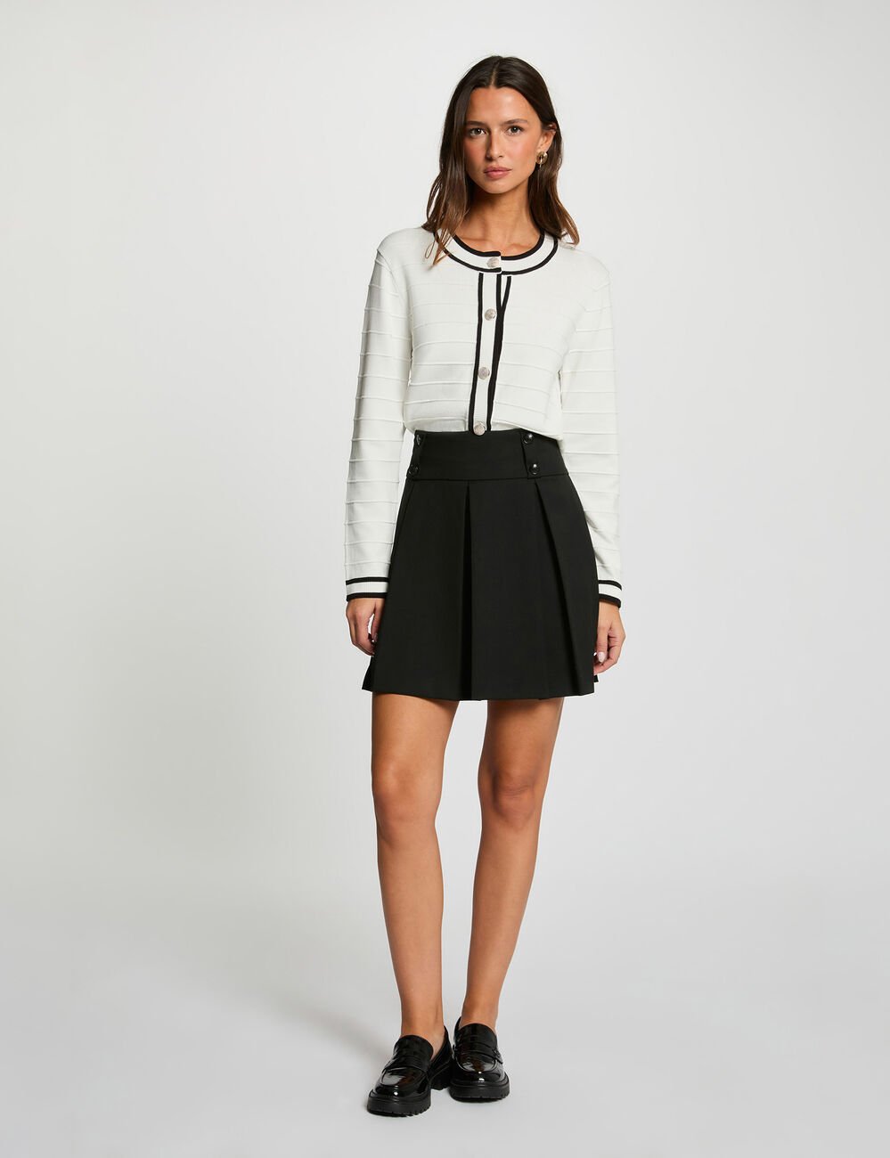 Gilet ajust&eacute; col rond blanc femme
