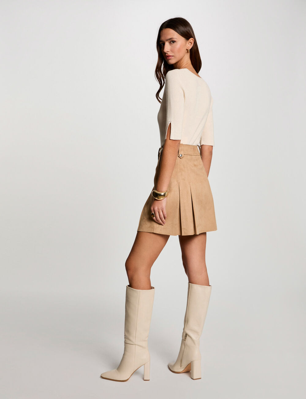 Korte rok van su&egrave;delook camel vrouw