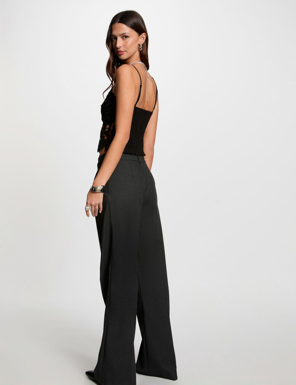 Crop top met fijne bandjes zwart vrouw