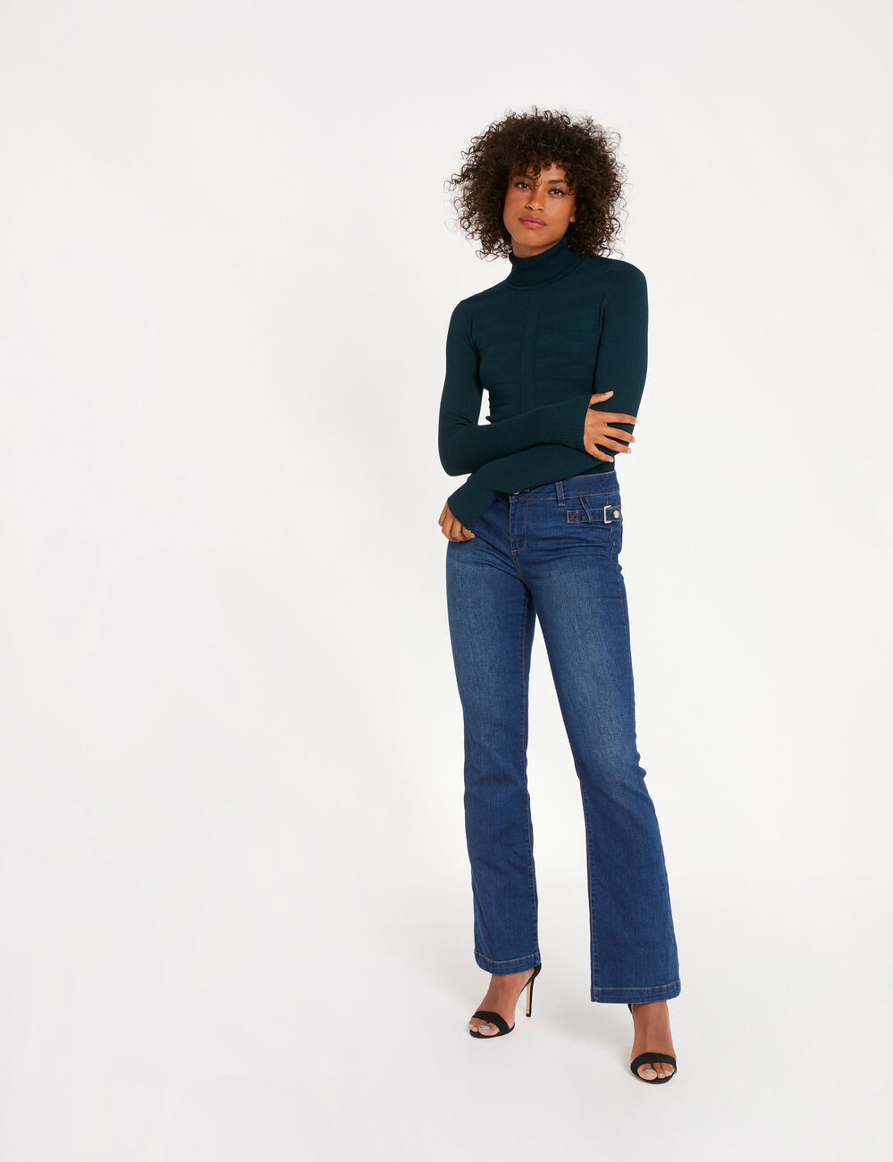 Pull col roul&eacute; ajust&eacute; vert femme