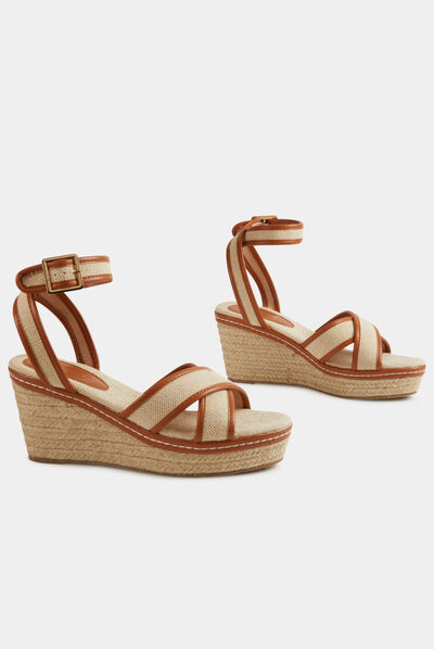 Sandales compensées aspect tressé beige femme