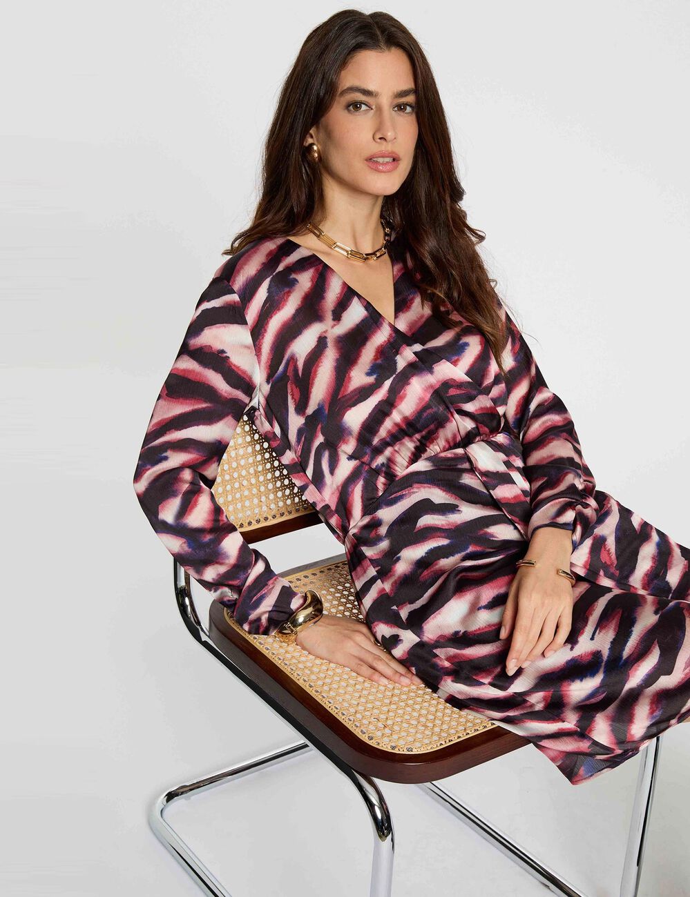 Korte overslagjurk meerkleurig vrouw