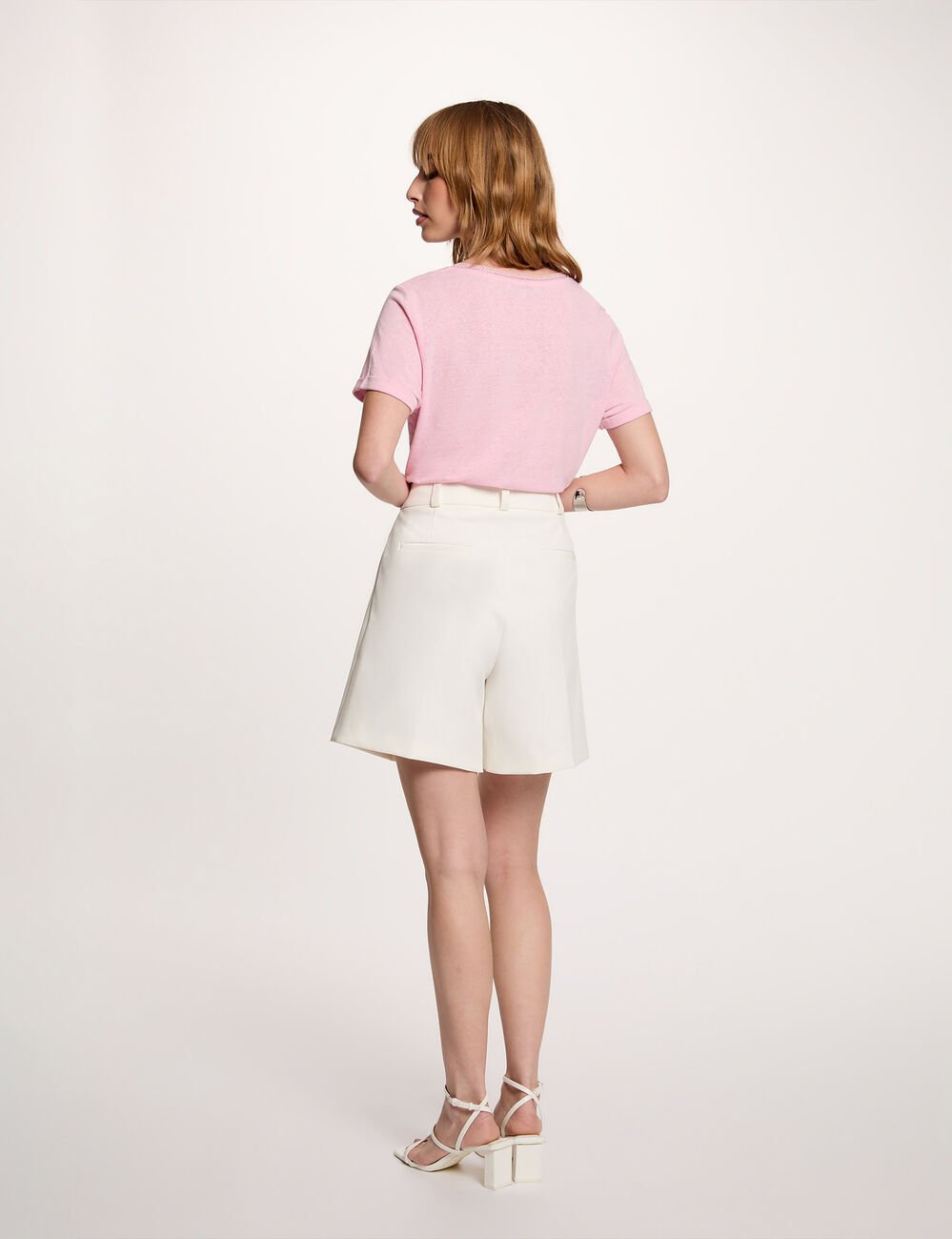 T-shirt met parels en V-hals roze vrouw