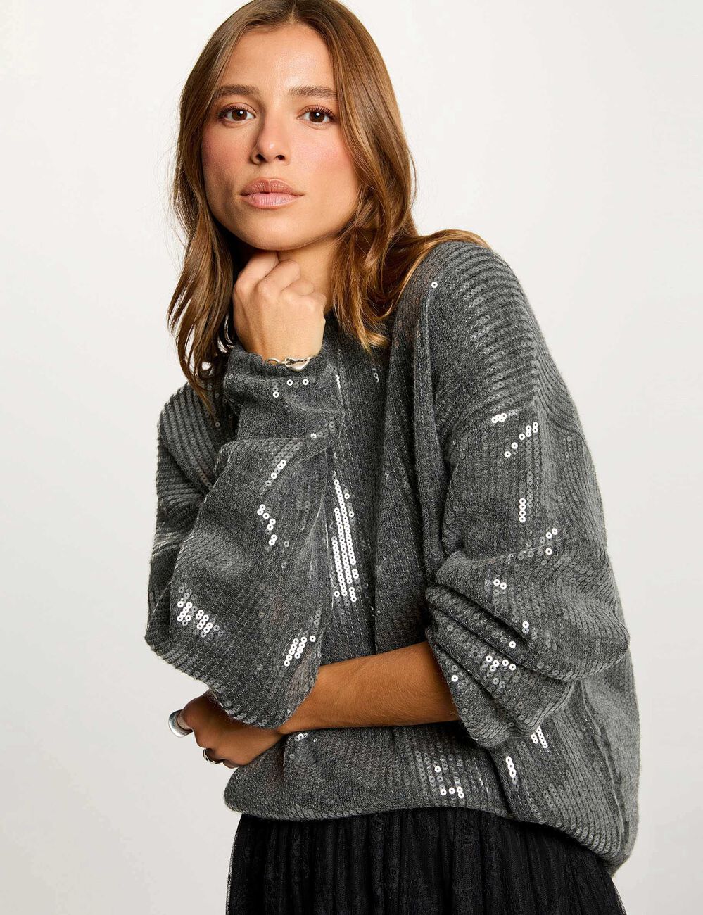 pull sequins col rond gris fonce femme Pull sequins col rond gris foncé femme