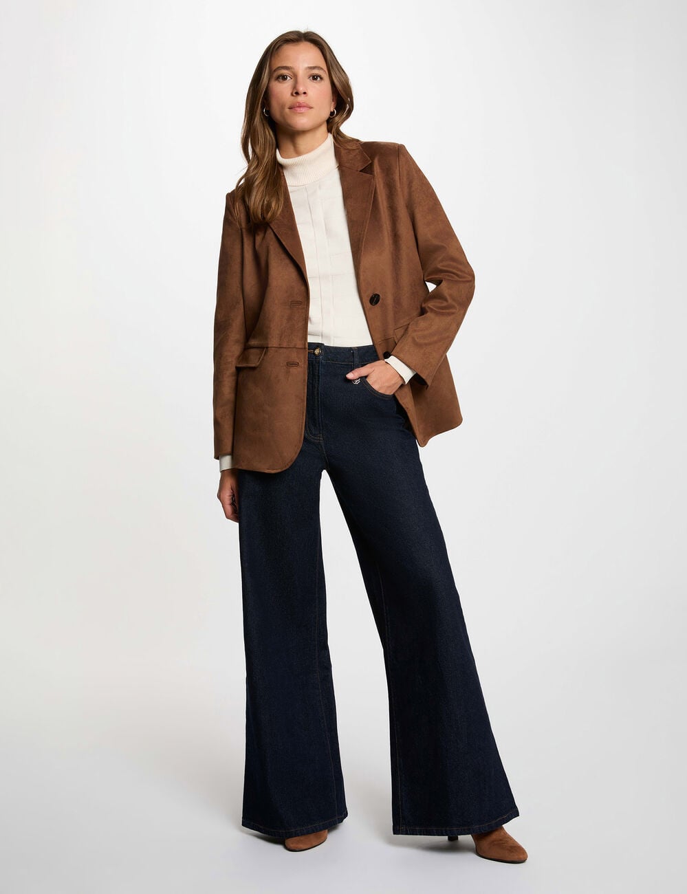 Su&egrave;de blazer met reverskraag chocolade bruin vrouw