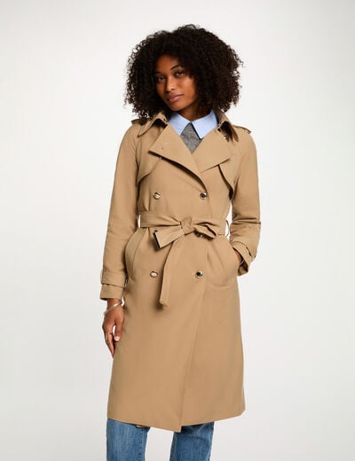beige vrouw
