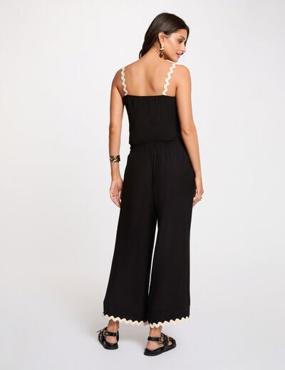 Top ajust&eacute; noir femme