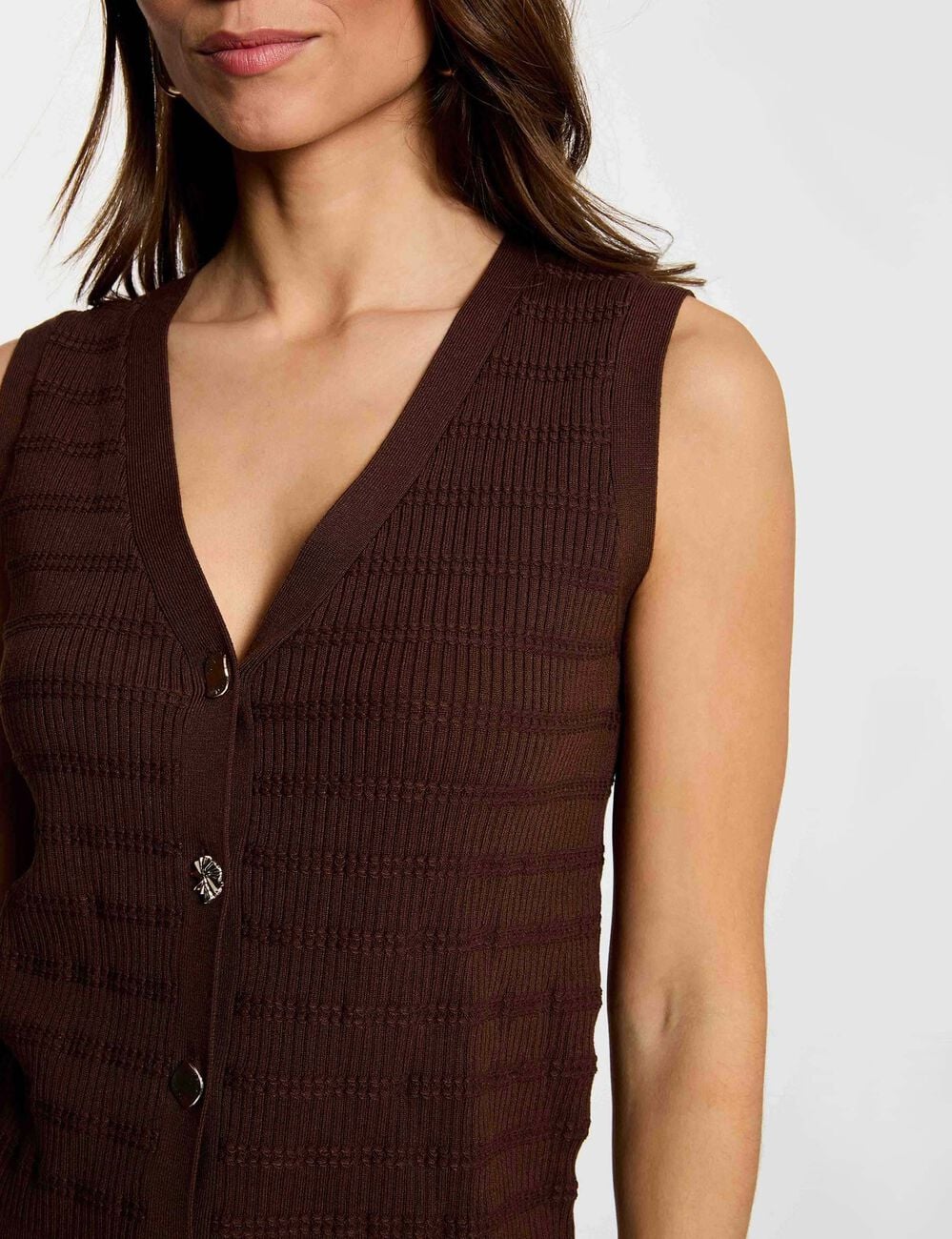 Getailleerd vest met V-hals donker bruin vrouw