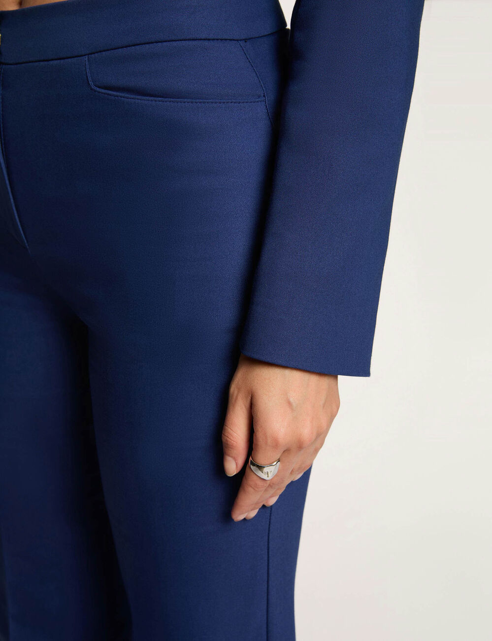 Pantalon flare &agrave; pinces bleu marine femme